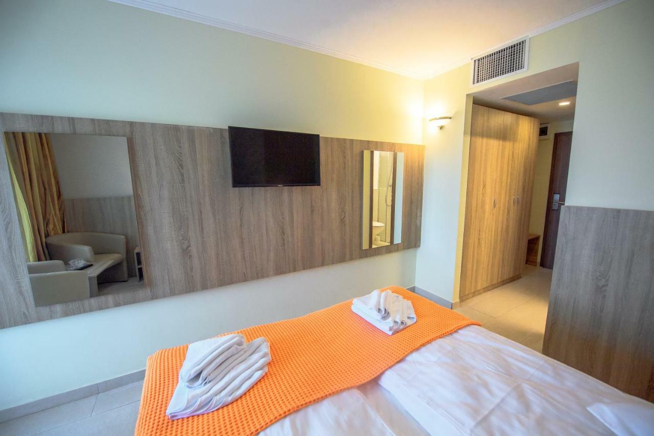 Hotel Piccadilly 马马亚 外观 照片