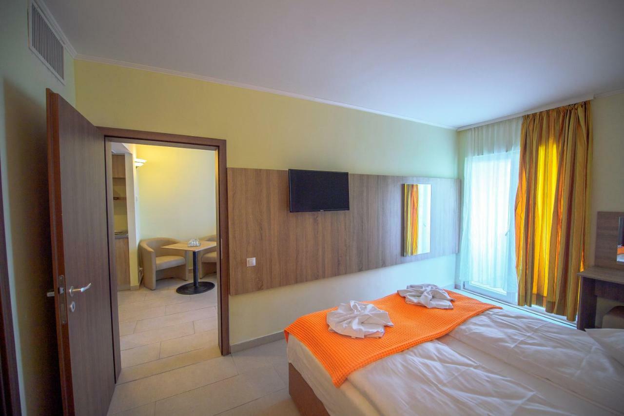 Hotel Piccadilly 马马亚 外观 照片