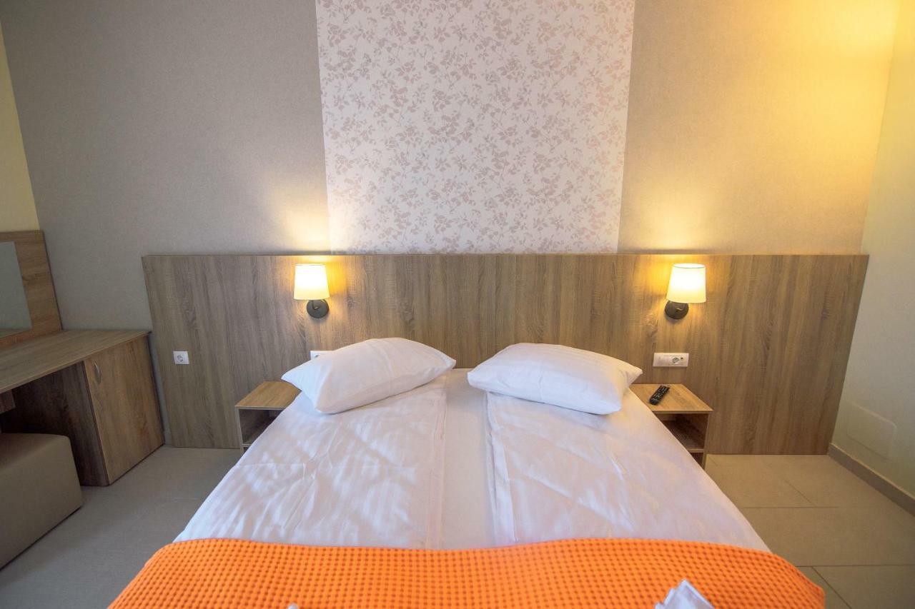 Hotel Piccadilly 马马亚 外观 照片