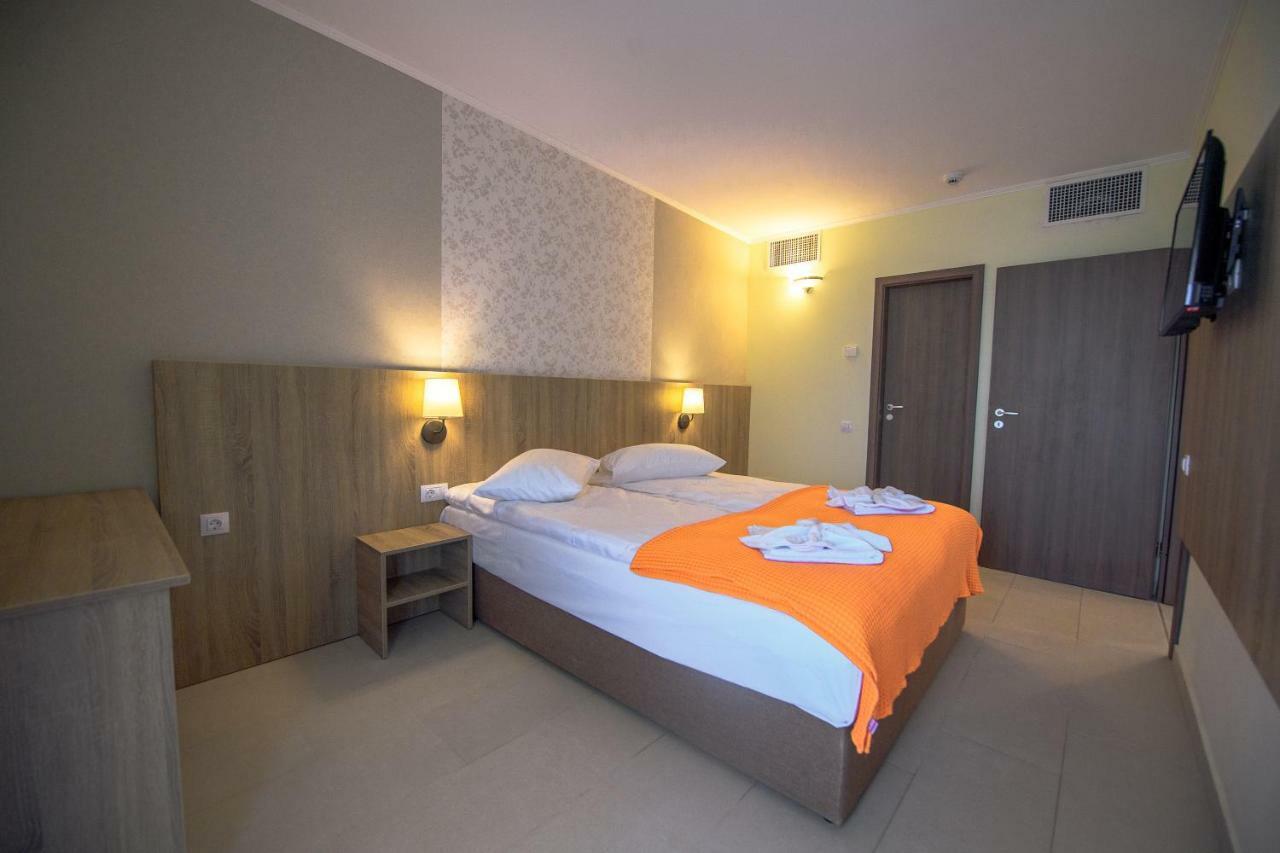 Hotel Piccadilly 马马亚 外观 照片