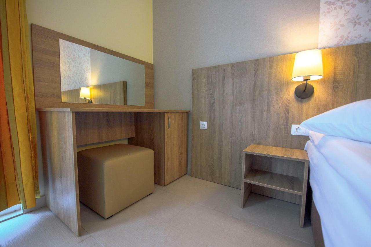 Hotel Piccadilly 马马亚 外观 照片