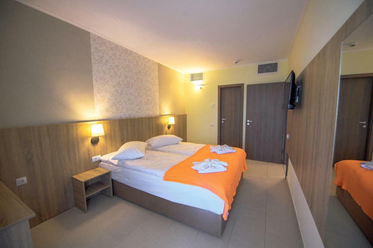 Hotel Piccadilly 马马亚 外观 照片